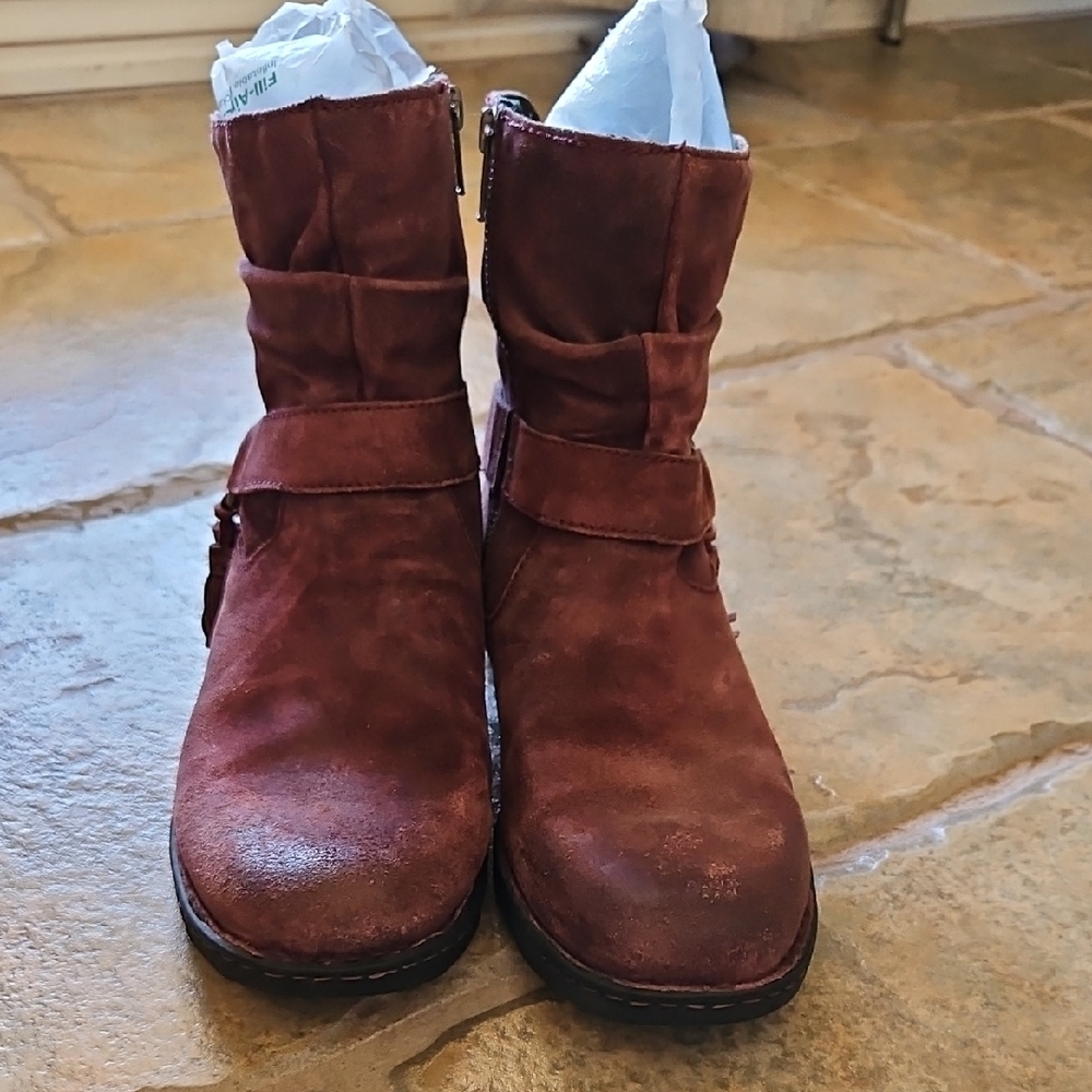 Women's Burgundy Born Boots